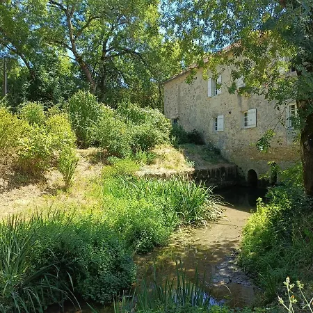 Le Moulin De *